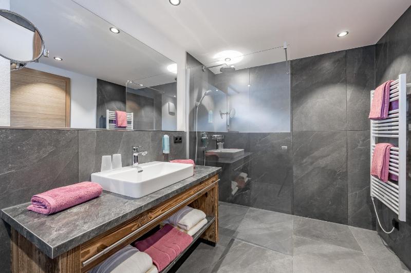 Double Room image 1