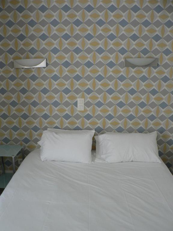 Triple Room with Courtyard View image 2