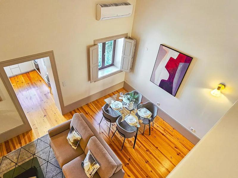 Wood Haven Luxury Duplex Downtown Porto with AC - image 25