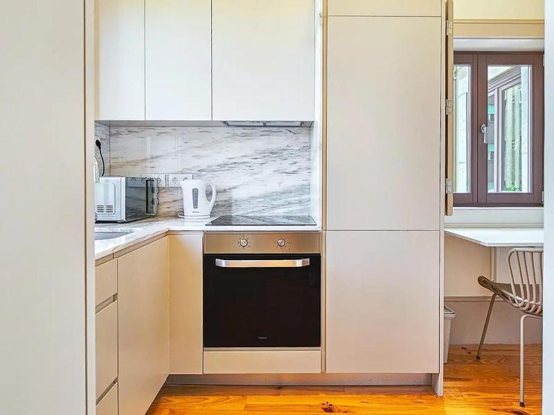 Wood Haven Luxury Duplex Downtown Porto with AC - image 18