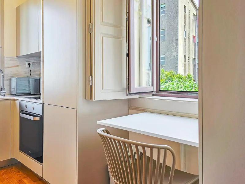 Wood Haven Luxury Duplex Downtown Porto with AC - image 20