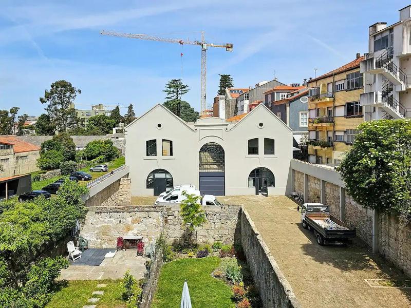 Wood Haven Luxury Duplex Downtown Porto with AC - image 30
