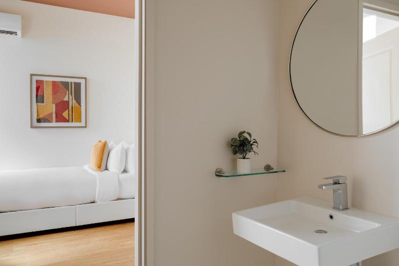 Single Room - Disability Access image 3