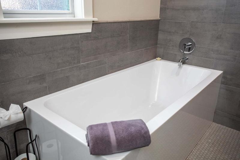 Tiled Shower Walk to Main Kitchenette Smart TV - image 20