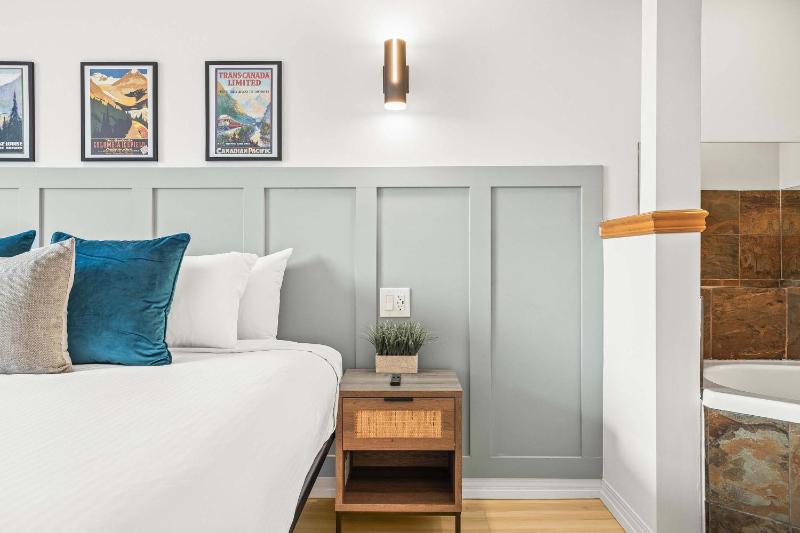 Charming & Cozy 1-Bedroom Retreat - image 7