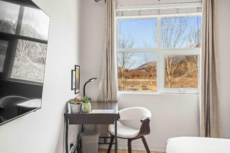 Charming & Cozy 1-Bedroom Retreat - image 13