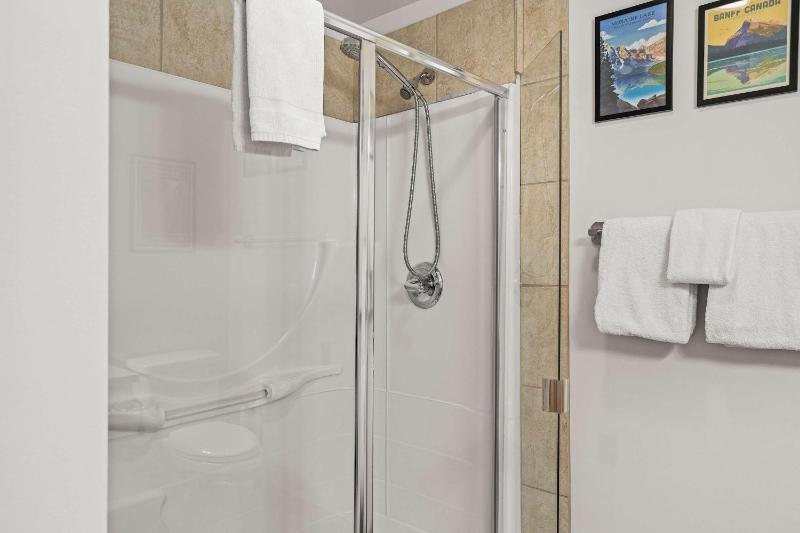 Charming & Cozy 1-Bedroom Retreat - image 17