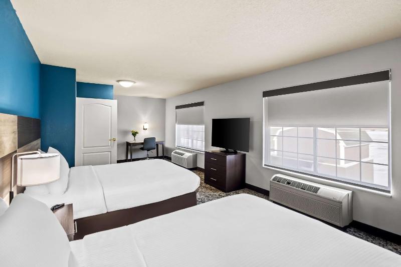 Queen Suite - Non-Smoking image 1