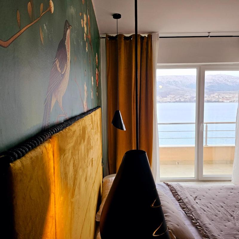 Double Room with Balcony and Sea View image 3