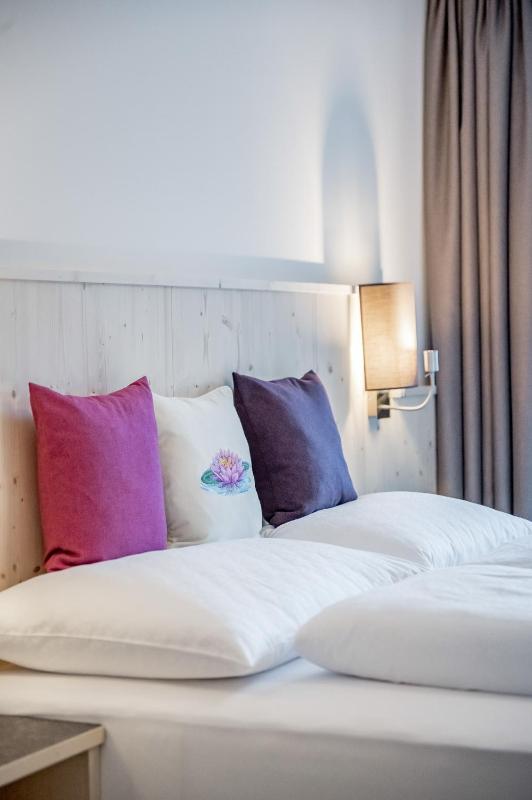 Deluxe Double Room (2 Adults + 1 Child) image 2