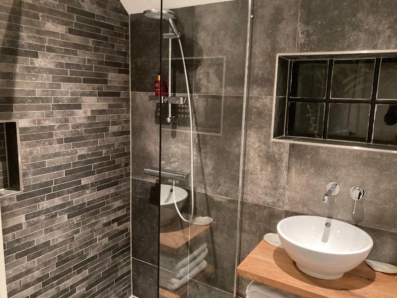 Deluxe Two-Bedroom Apartment with Garden View image 2
