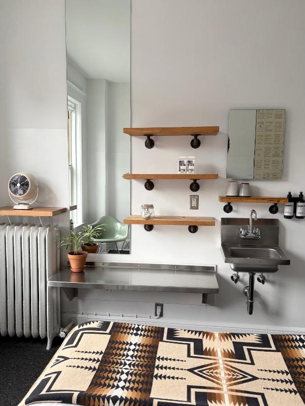 Standard Room with Shared Bathroom image 3