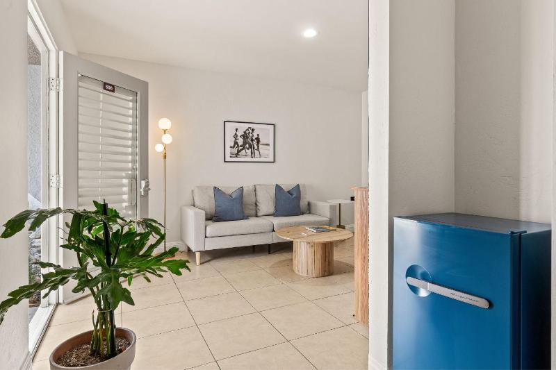 Casa Oliver Hotel & Resort - A Men's Clothing Optional Resort in Palm Springs - image 32