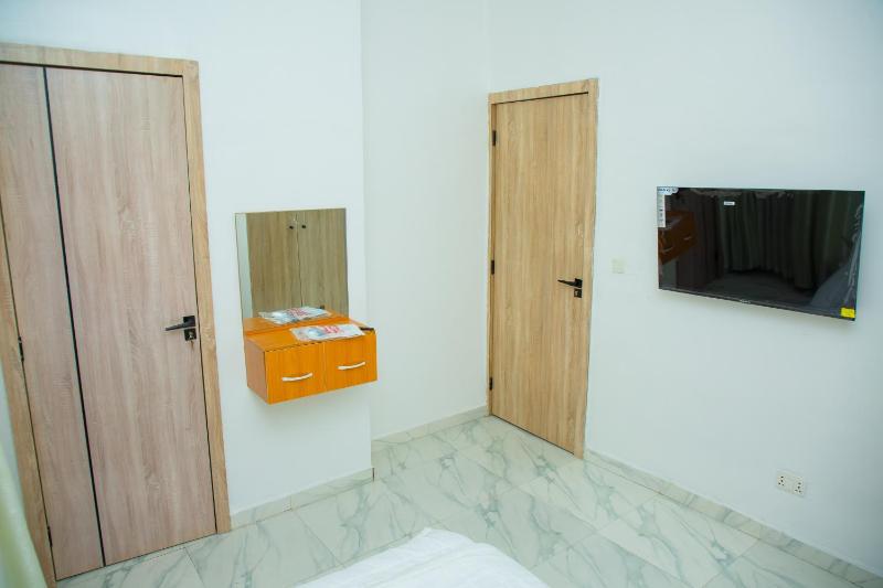 Entire House on Orchid Road Lekki - image 14