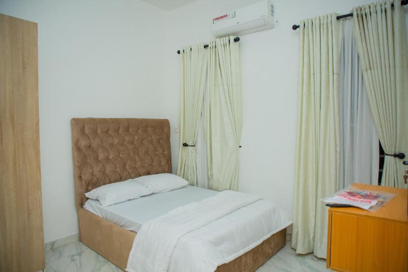 Entire House on Orchid Road Lekki - image 10
