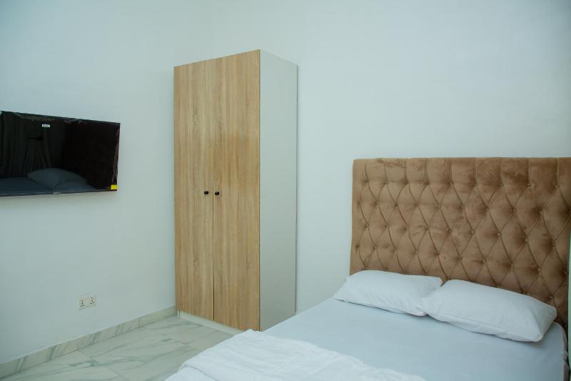 Entire House on Orchid Road Lekki - image 6