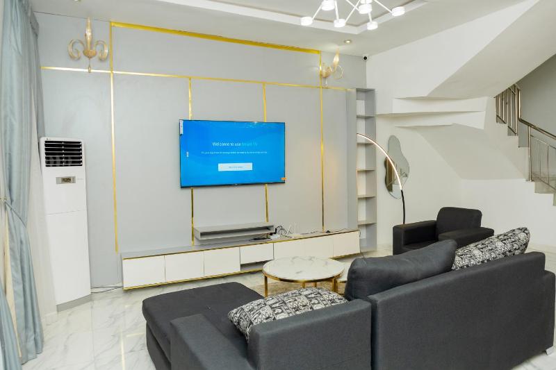 Entire House on Orchid Road Lekki - image 15