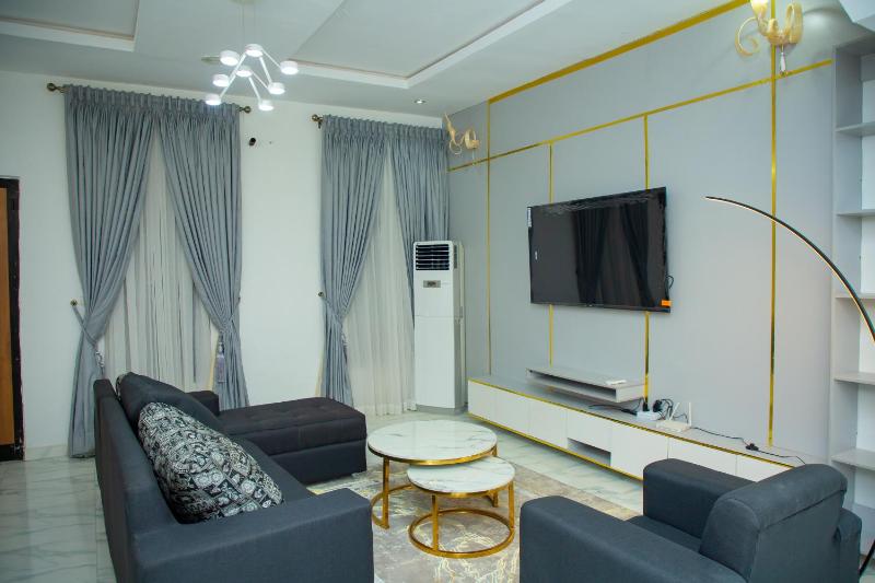 Entire House on Orchid Road Lekki - image 12