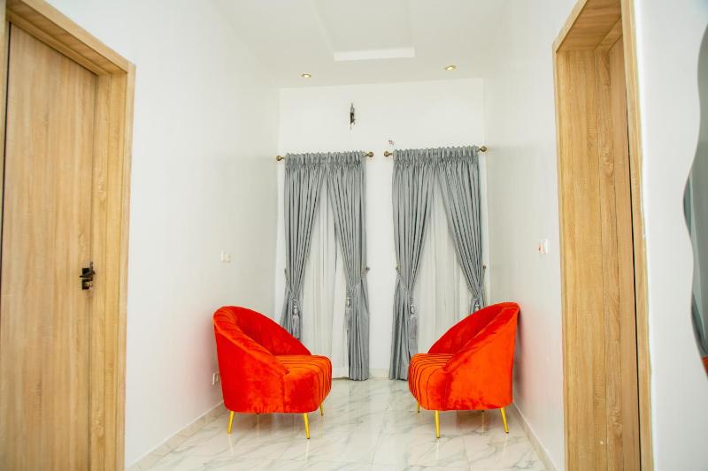 Entire House on Orchid Road Lekki - image 8