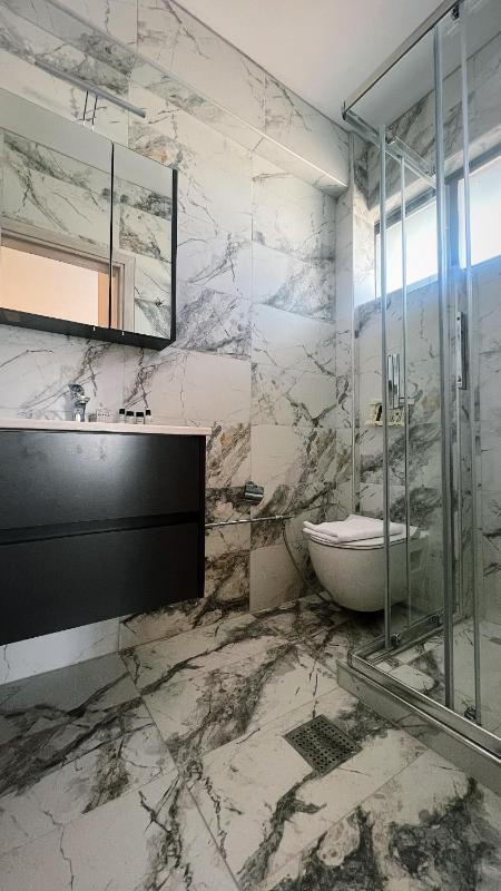 Lighthouse Hotel - image 11