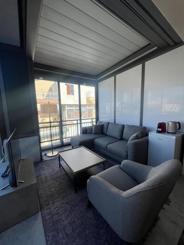 Lighthouse Hotel - image 7