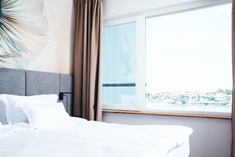 Two-Bedroom Apartment with Sea View image 4