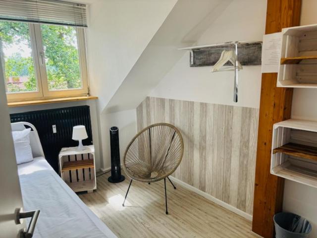  Standard Single Room with Shared Bathroom and Shared Kitchen image 1