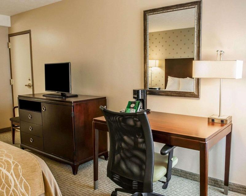 King Room - Non-Smoking image 4