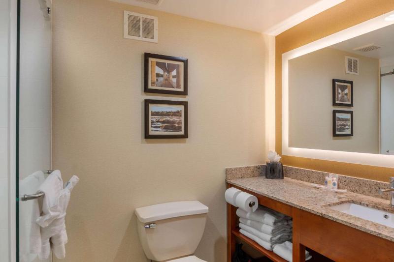 Queen Suite with Two Queen Beds - Non-Smoking image 2