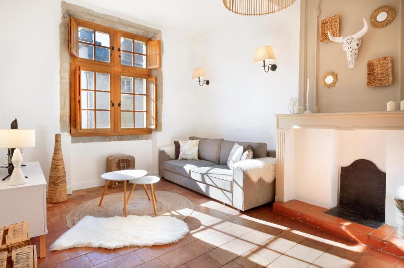 One-Bedroom Apartment image 1