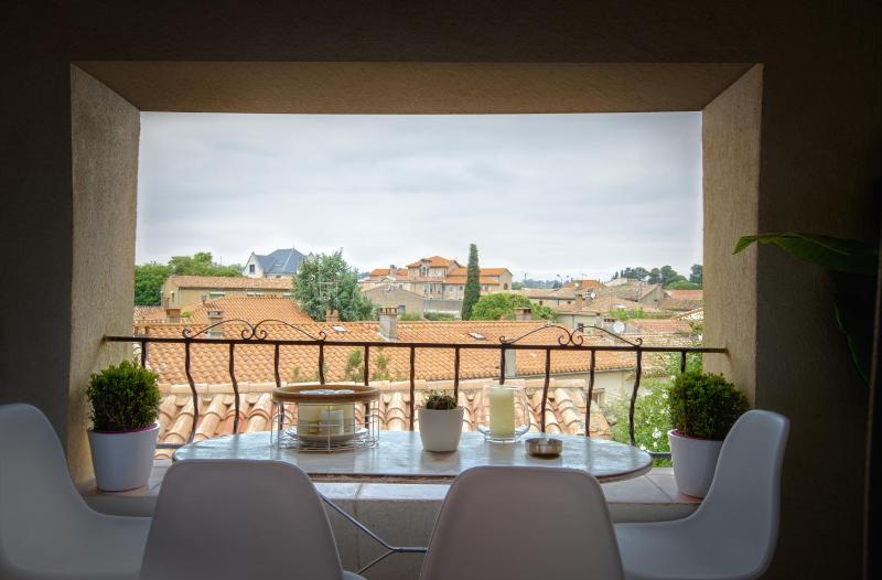 One-Bedroom Apartment with Balcony image 1