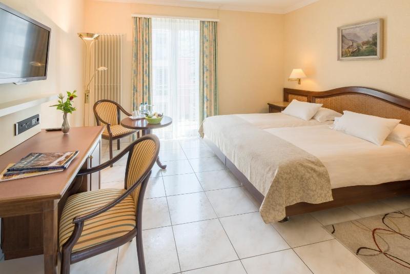 Executive Twin Room with Balcony  image 4