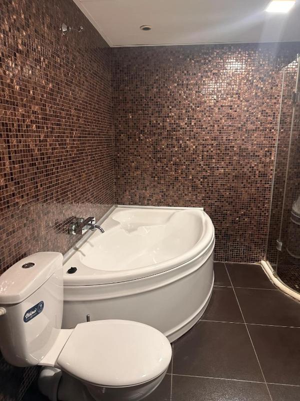 Quadruple Room with Bath image 4