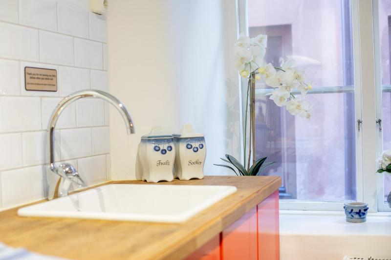 ApartDirect Gamla Stan II - image 8