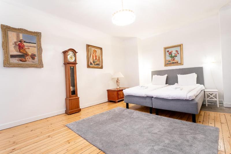 ApartDirect Gamla Stan II - image 10