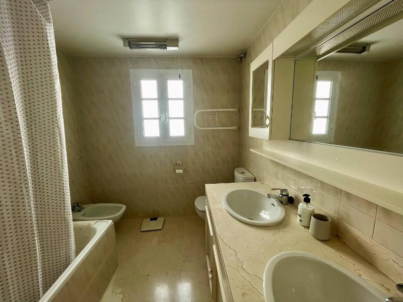 Luxury Townhouse Sea Views 10 Min from Puerto Bans - image 4