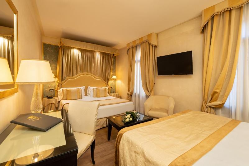 Junior Suite (3 Adults) image 4