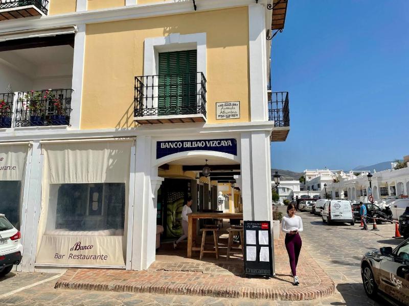 Luxury Townhouse Sea Views 10 Min from Puerto Bans - image 26