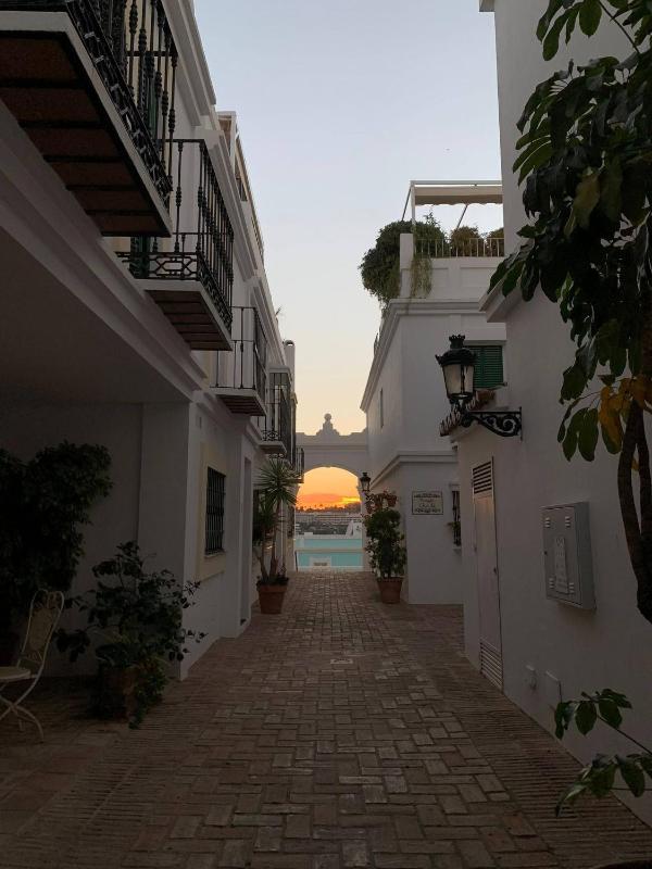 Luxury Townhouse Sea Views 10 Min from Puerto Bans - image 16