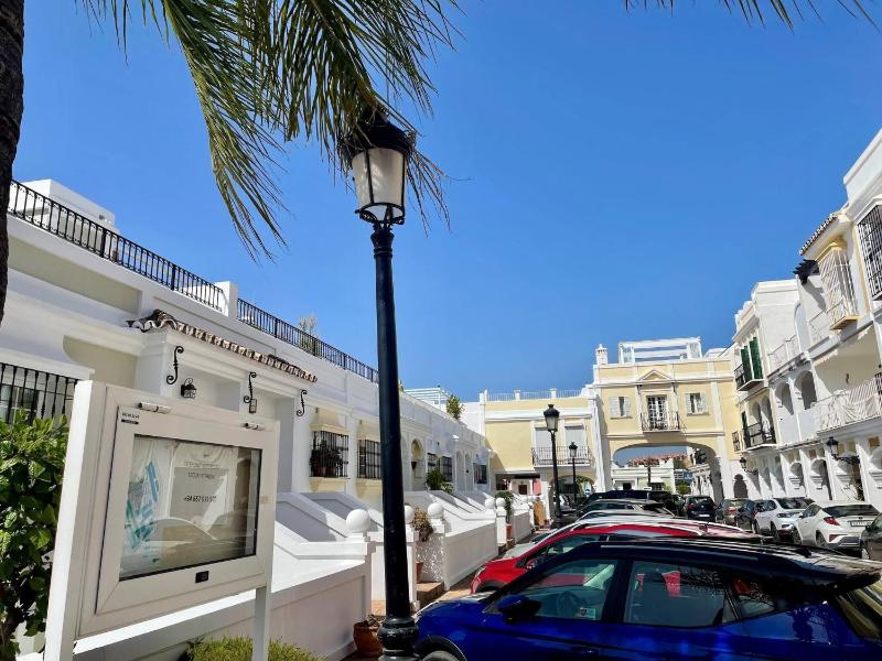 Luxury Townhouse Sea Views 10 Min from Puerto Bans - image 8
