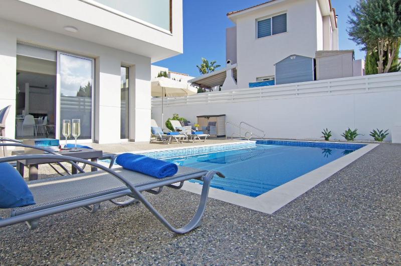 Thea Athena Villa - Walking to the Beach - image 8