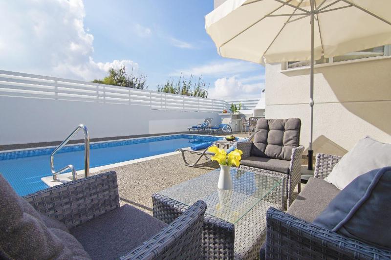 Thea Athena Villa - Walking to the Beach - image 15