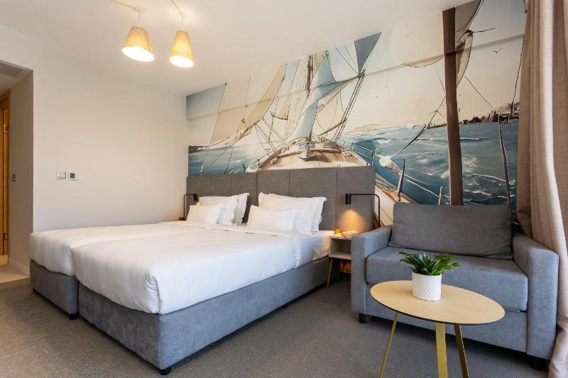 Double Room with Sea View image 3