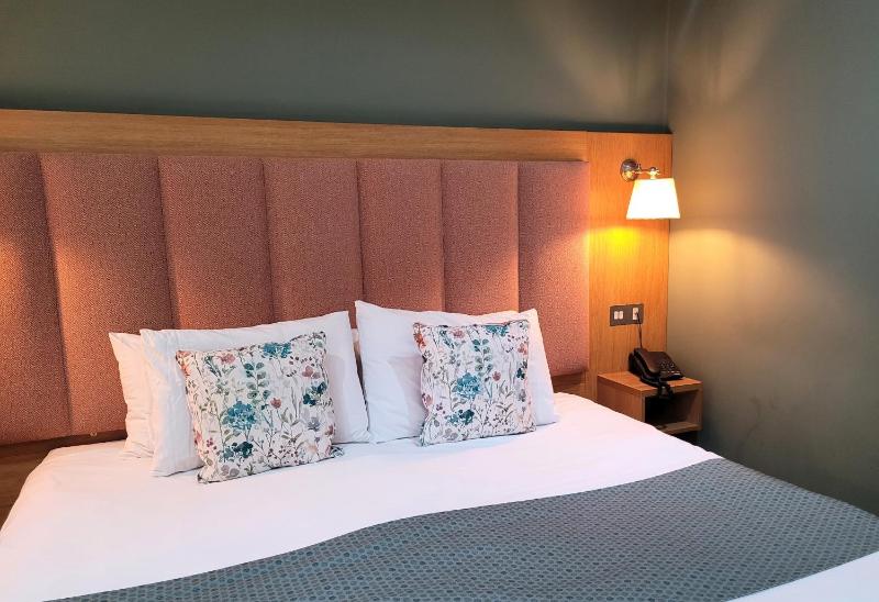 Double Room with Private Bathroom image 1