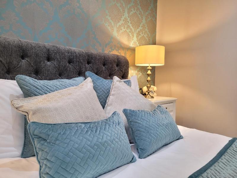 Double Room with Private Bathroom image 4