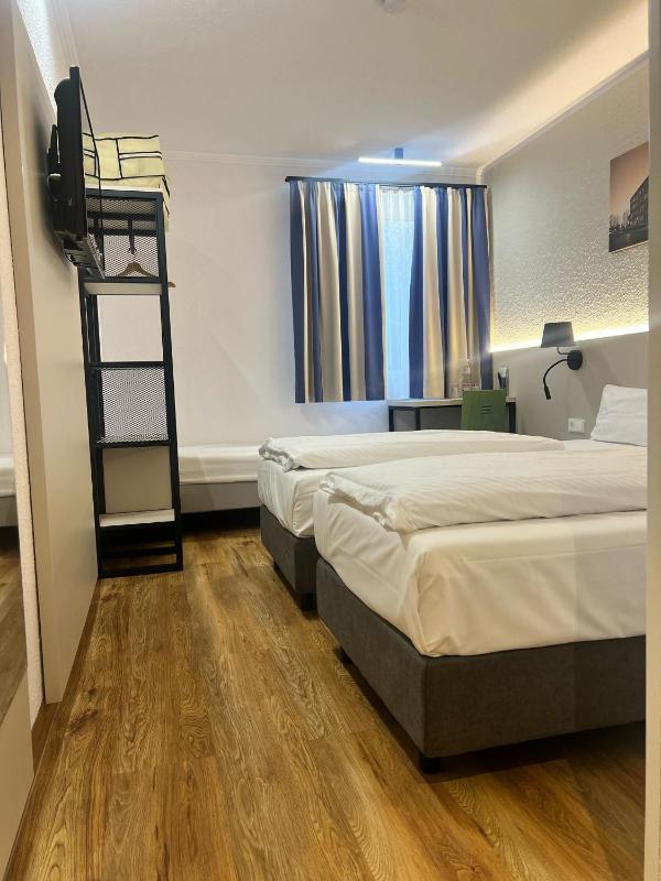 Triple Room image 3