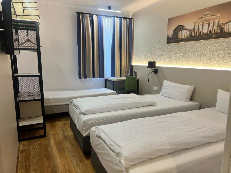 Triple Room image 2
