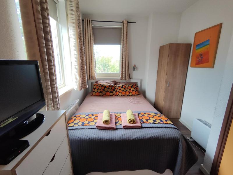 Family Room (4 Adults) image 3