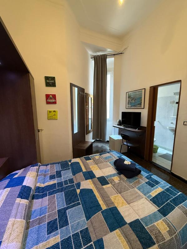 Single Room image 2