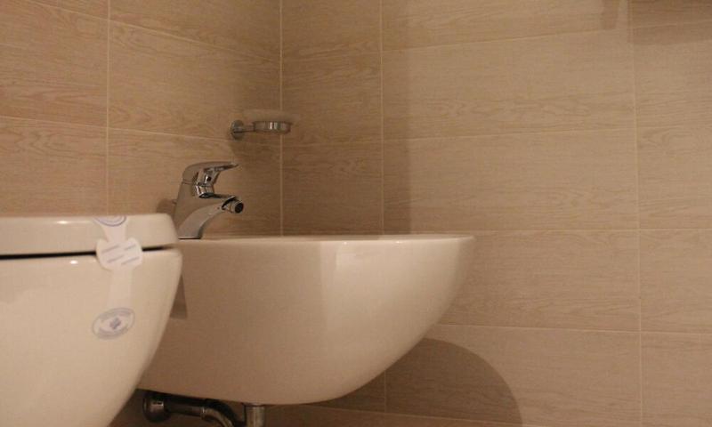 Classic Double or Twin Room image 3
